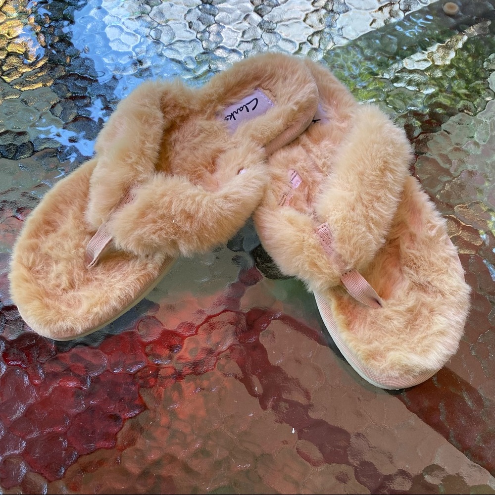 Clarks Plush Faux Fur Thong Slide Slippers